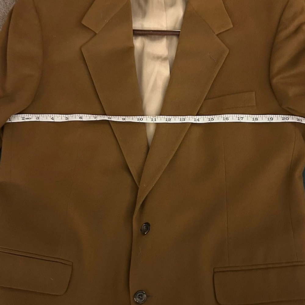 Elegant Tan Men's Blazer - Picture 4 of 13